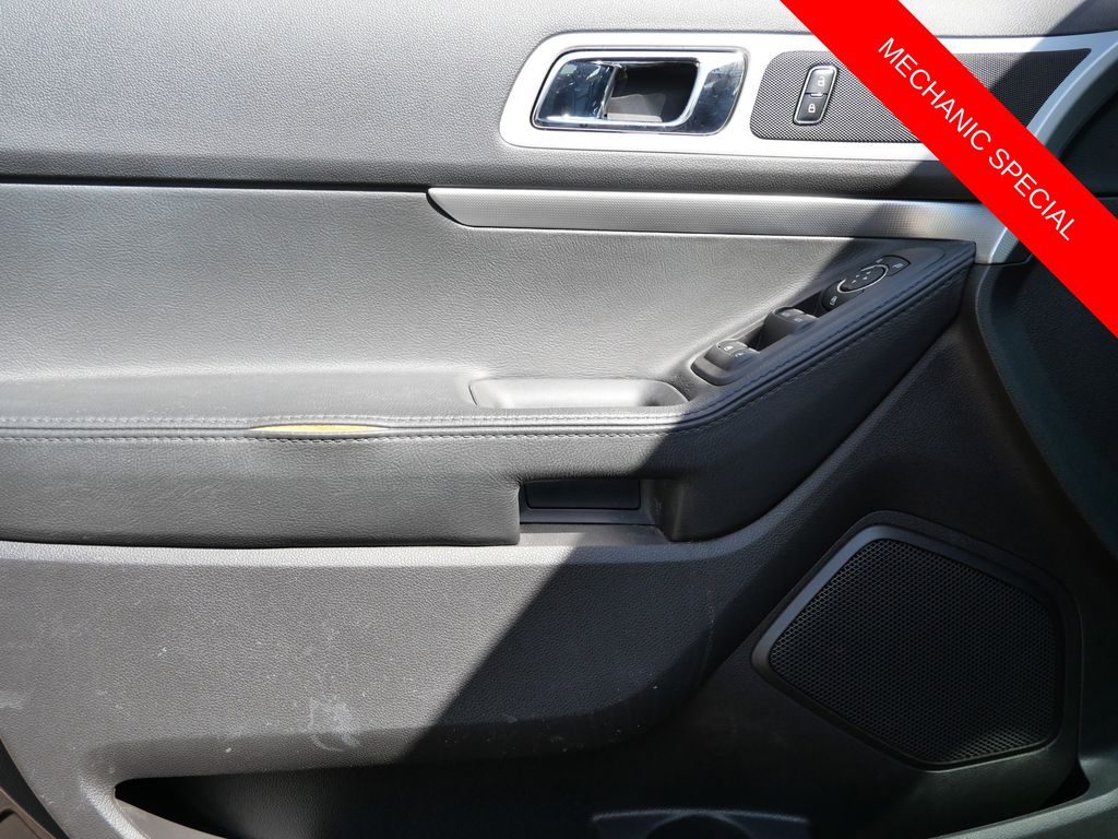 Used 2015 Ford Explorer - photo 10