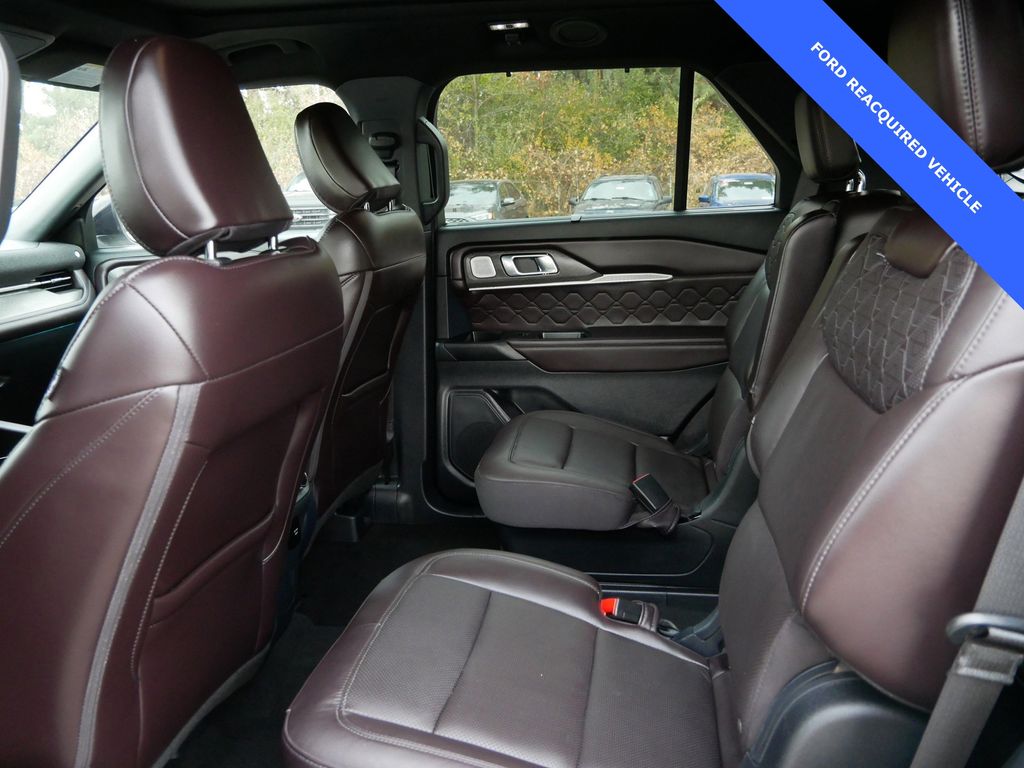 Used 2025 Ford Explorer - photo 13