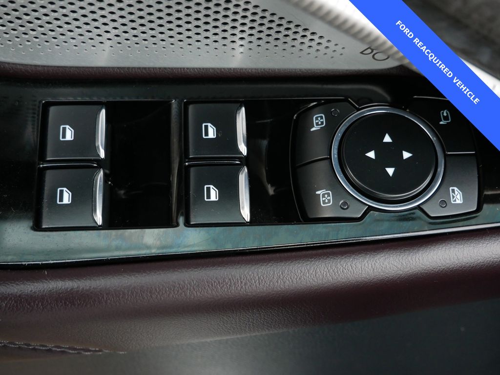 Used 2025 Ford Explorer - photo 18