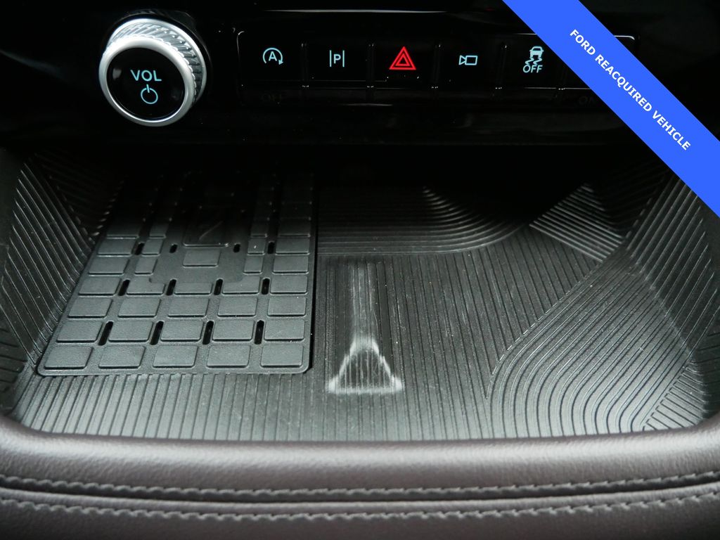 Used 2025 Ford Explorer - photo 24