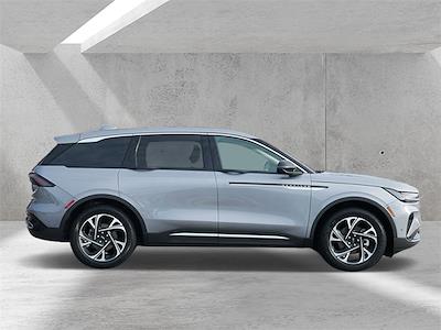 Used 2024 Lincoln Nautilus - photo 1