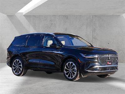 Used 2025 Lincoln Nautilus - photo 1