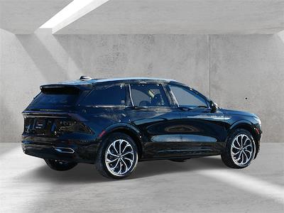 Used 2025 Lincoln Nautilus - photo 1