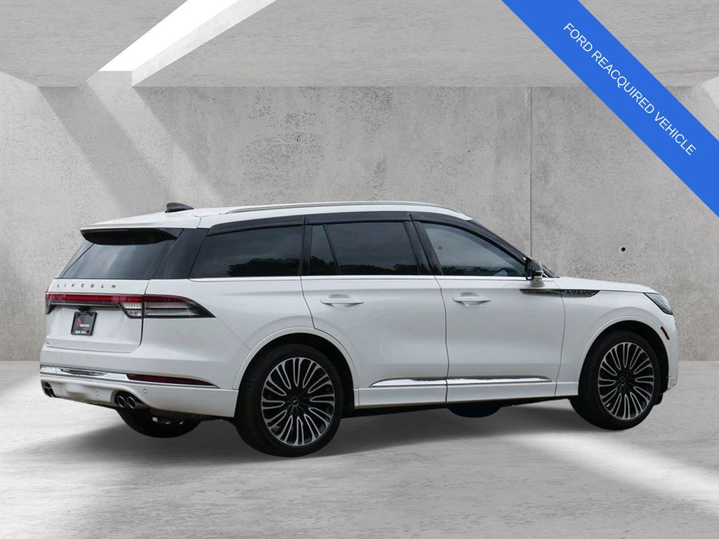 Used 2025 Lincoln Aviator - photo 2