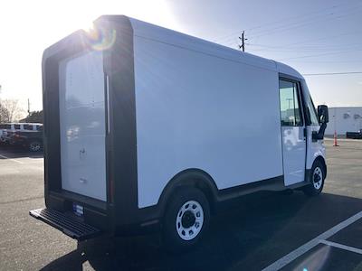 2025 Chevrolet BrightDrop 400 Standard Roof FWD Step Van / Walk-in for sale #SC456 - photo 2