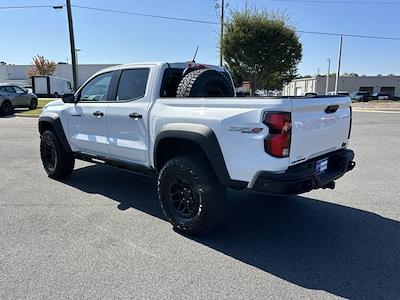 2025 Chevrolet Colorado Crew Cab 4WD Pickup for sale #TG103B - photo 2