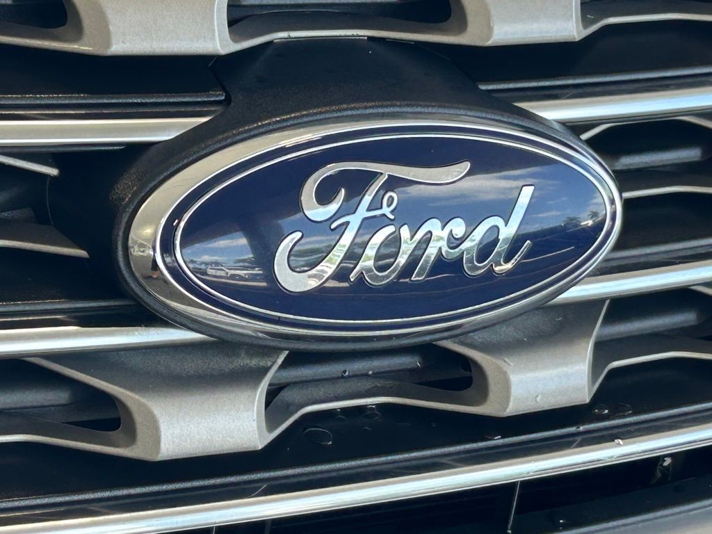 Used 2017 Ford Explorer - photo 19