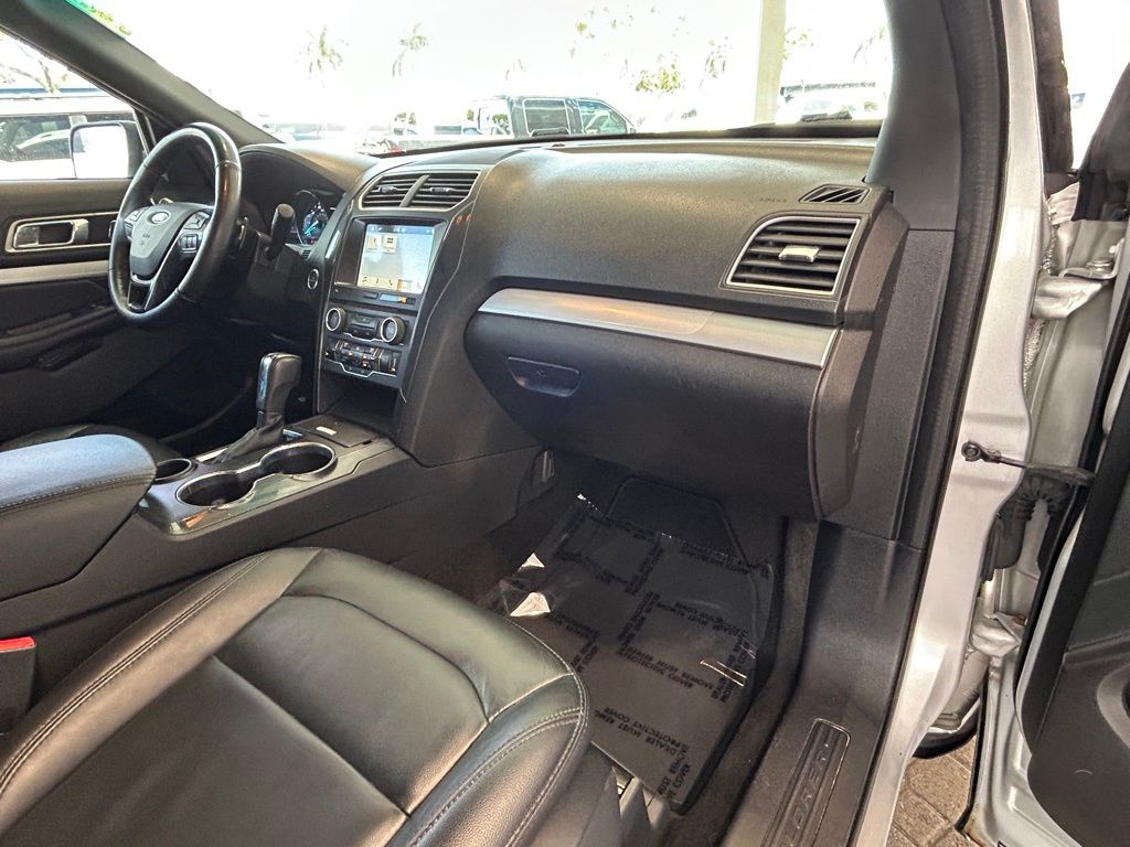 Used 2017 Ford Explorer - photo 25