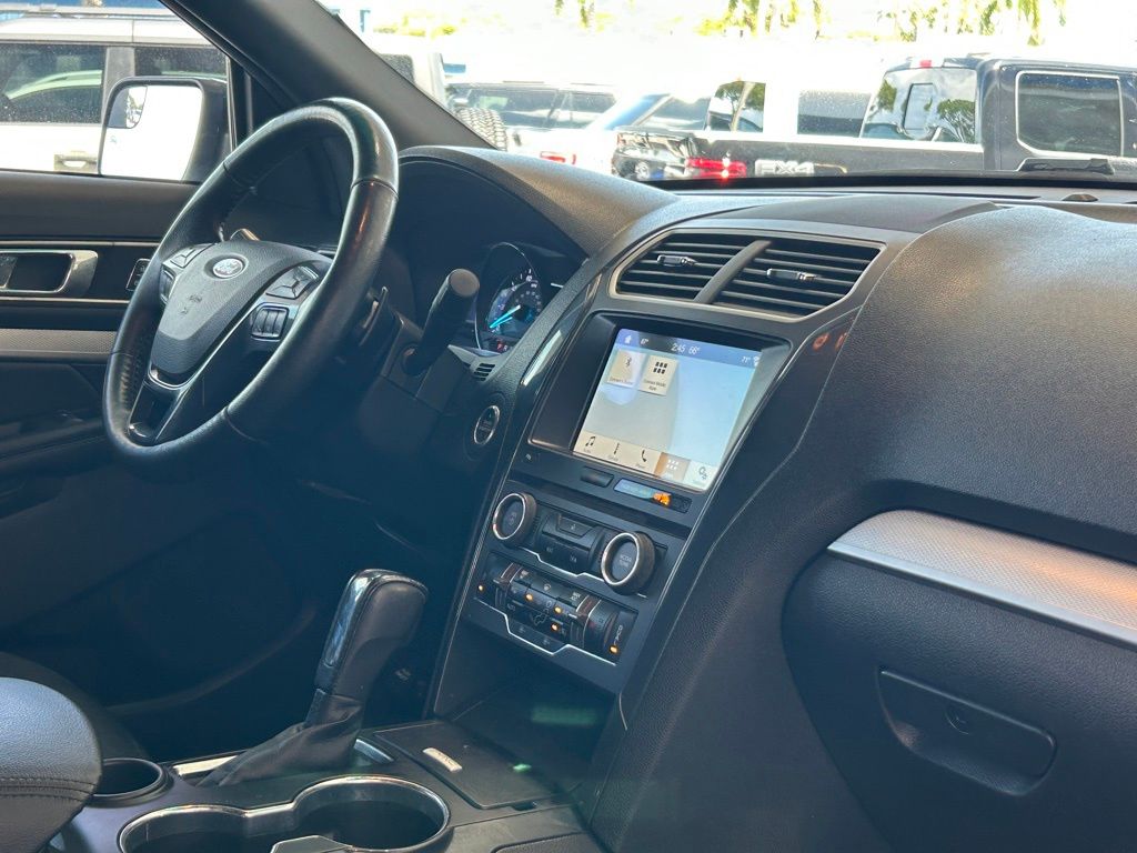 Used 2017 Ford Explorer - photo 26