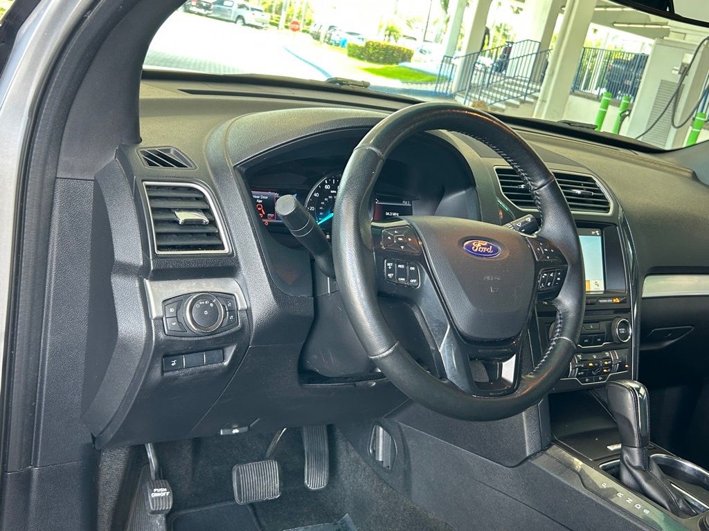 Used 2017 Ford Explorer - photo 34