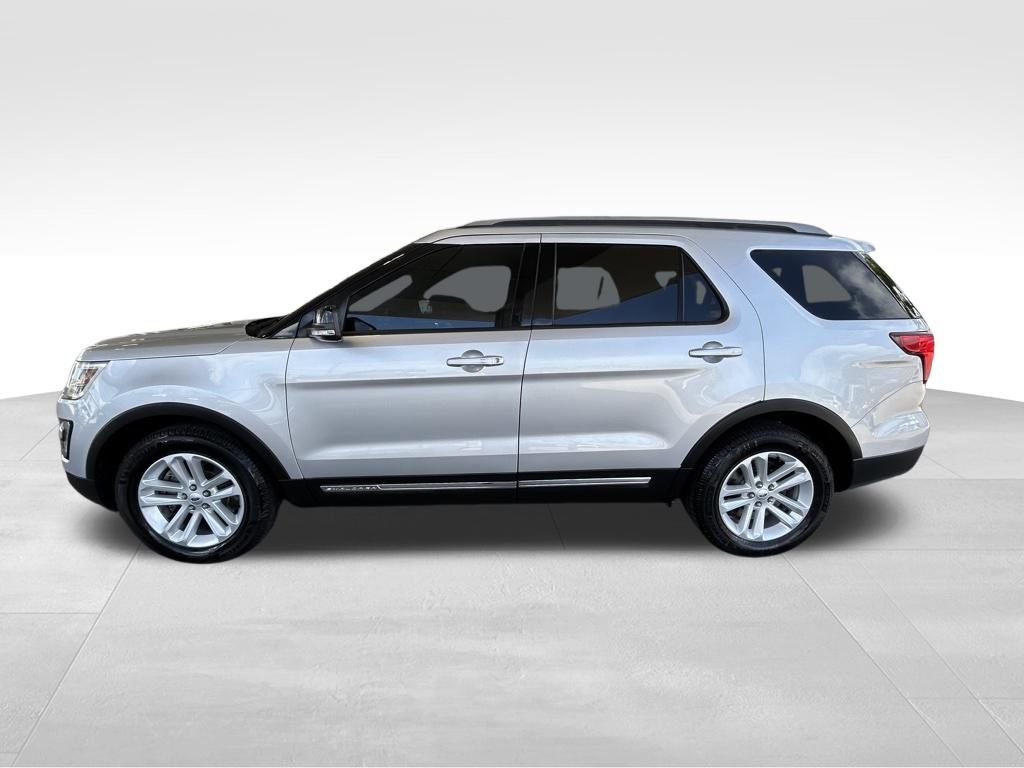 Used 2017 Ford Explorer - photo 10