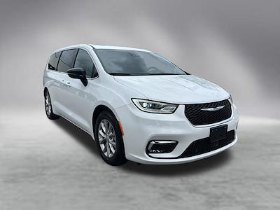 2026 Chrysler Pacifica FWD Minivan for sale #LPE12679 - photo 2