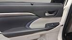 2017 Toyota Highlander AWD SUV for sale #C6036074 - photo 25
