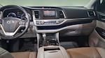 2017 Toyota Highlander AWD SUV for sale #C6036074 - photo 8