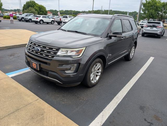 Used 2017 Ford Explorer - photo 1