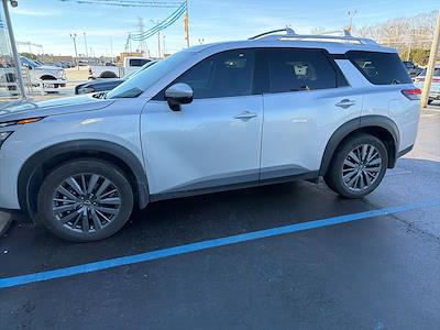 Used 2025 Nissan Pathfinder - photo 1