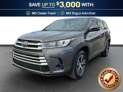 Used 2017 Toyota Highlander - photo 1