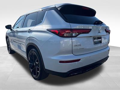Used 2024 Mitsubishi Outlander SE SUV for sale #F25AT044A - photo 2