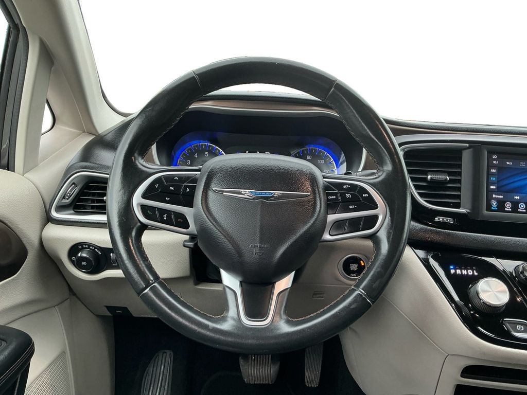 Used 2018 Chrysler Pacifica - photo 14