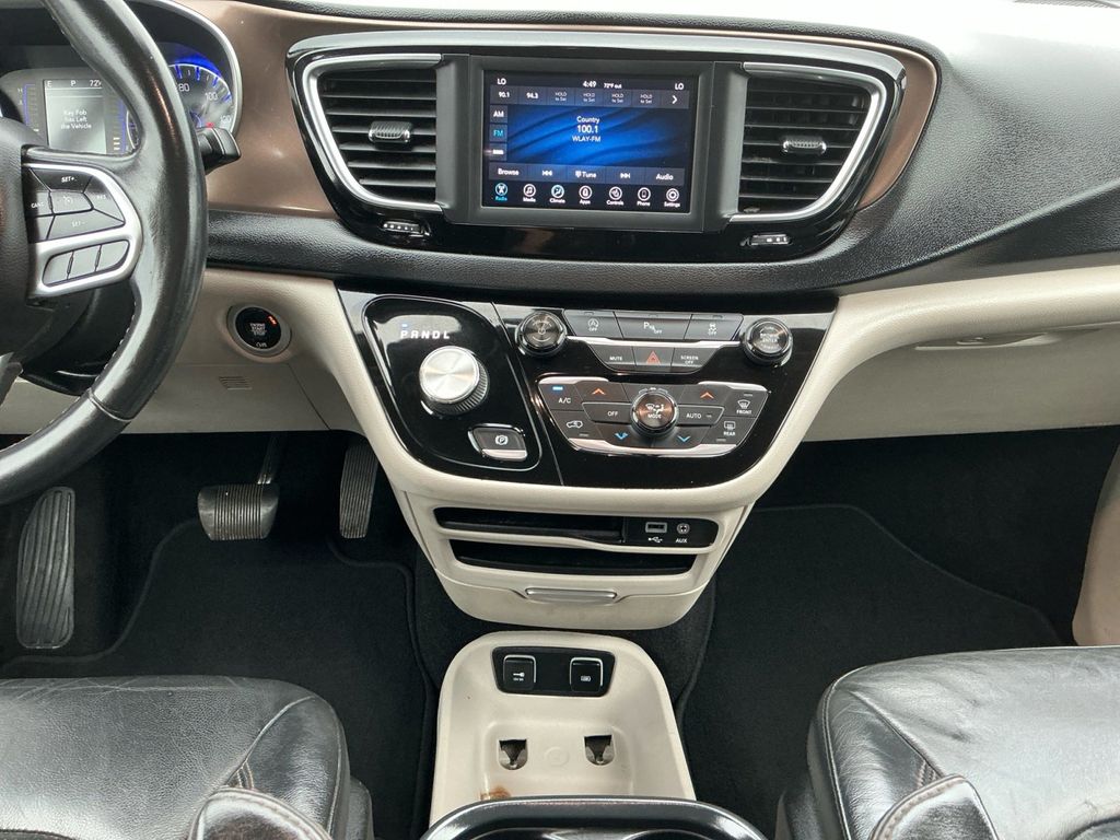 Used 2018 Chrysler Pacifica - photo 16