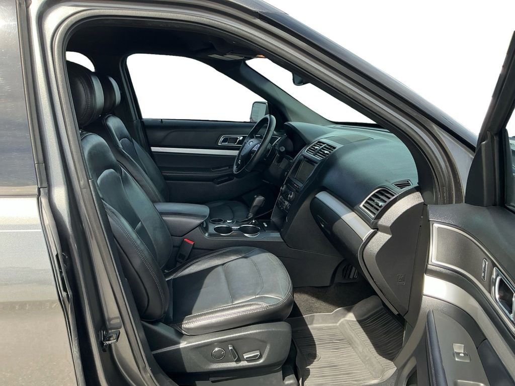 Used 2017 Ford Explorer - photo 24