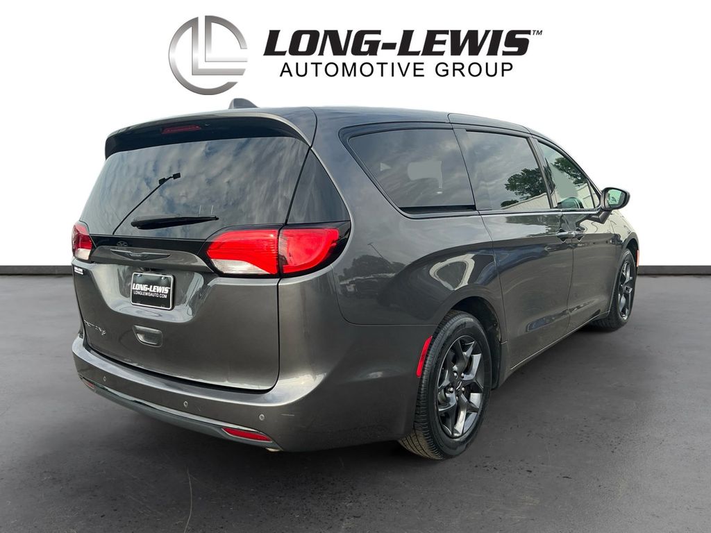 Used 2018 Chrysler Pacifica - photo 6