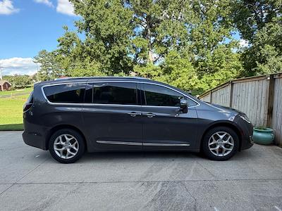 2020 Chrysler Pacifica FWD Minivan for sale #M26AV138B - photo 1