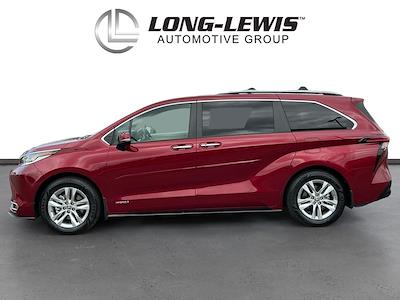 Used 2021 Toyota Sienna - photo 1