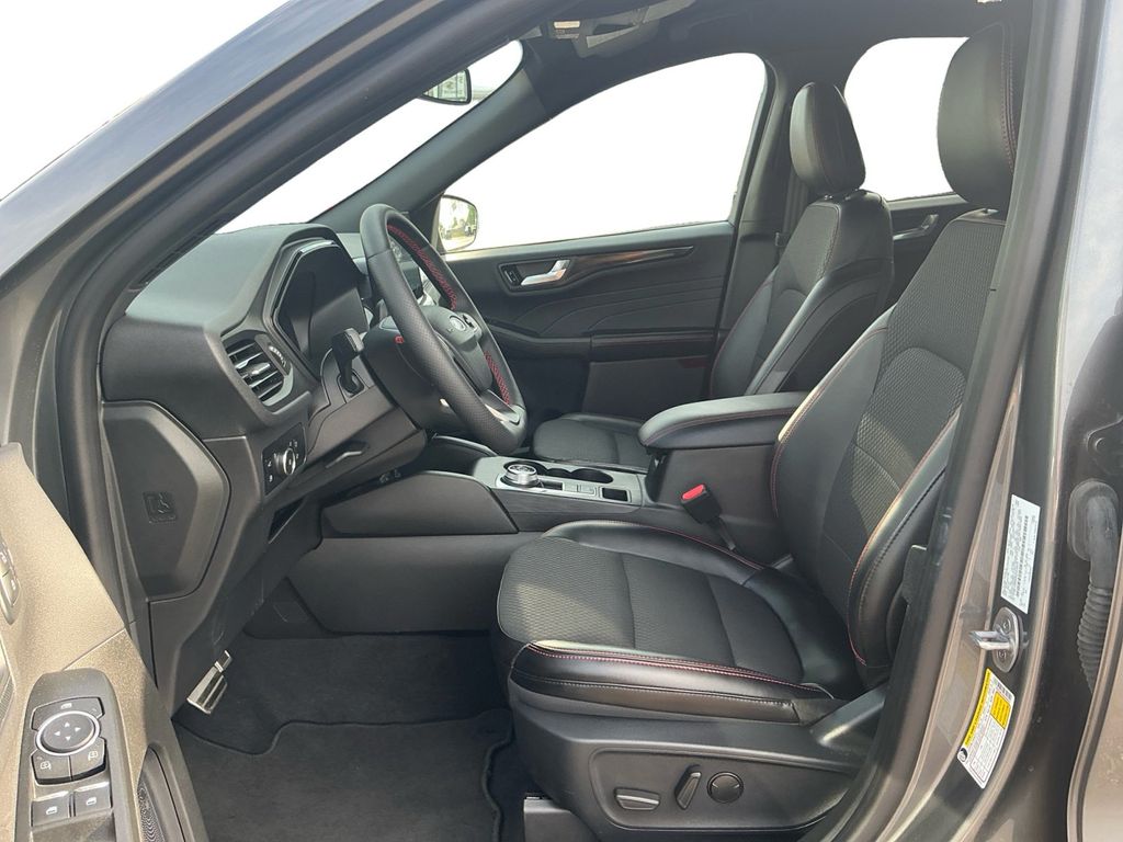 Used 2024 Ford Escape - photo 16
