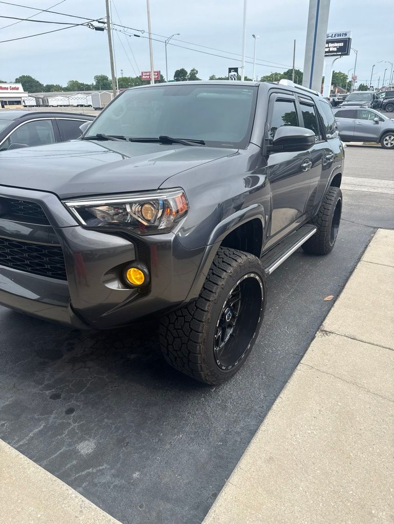 Used 2016 Toyota 4Runner - photo 1