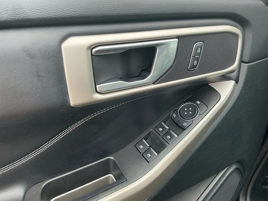 Used 2023 Ford Explorer - photo 12