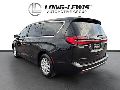 Used 2023 Chrysler Pacifica - photo 1