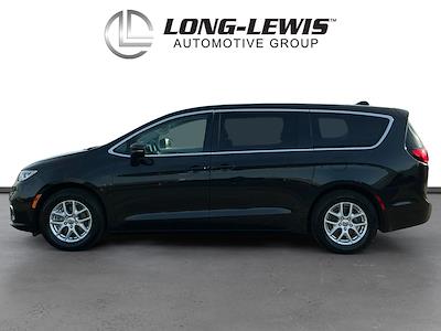 Used 2023 Chrysler Pacifica - photo 1