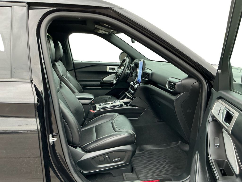 Used 2024 Ford Explorer - photo 18