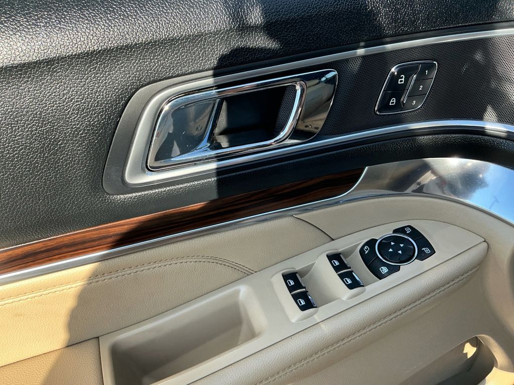 Used 2017 Ford Explorer - photo 10