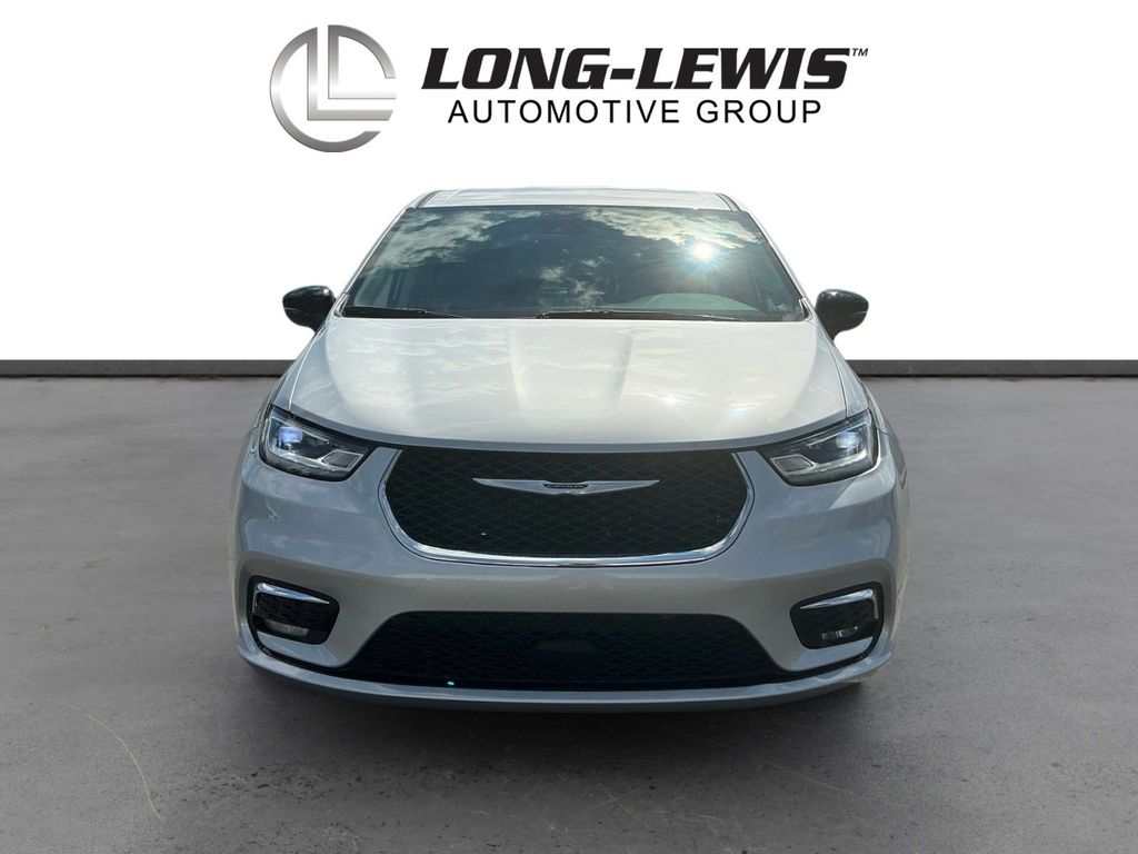 Used 2024 Chrysler Pacifica - photo 9
