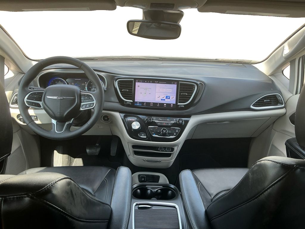 Used 2024 Chrysler Pacifica - photo 13