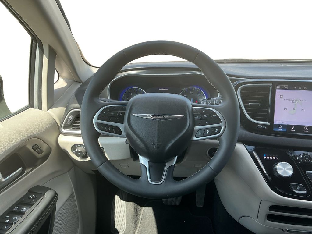 Used 2024 Chrysler Pacifica - photo 14