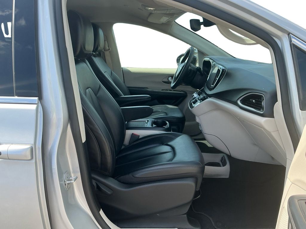 Used 2024 Chrysler Pacifica - photo 18