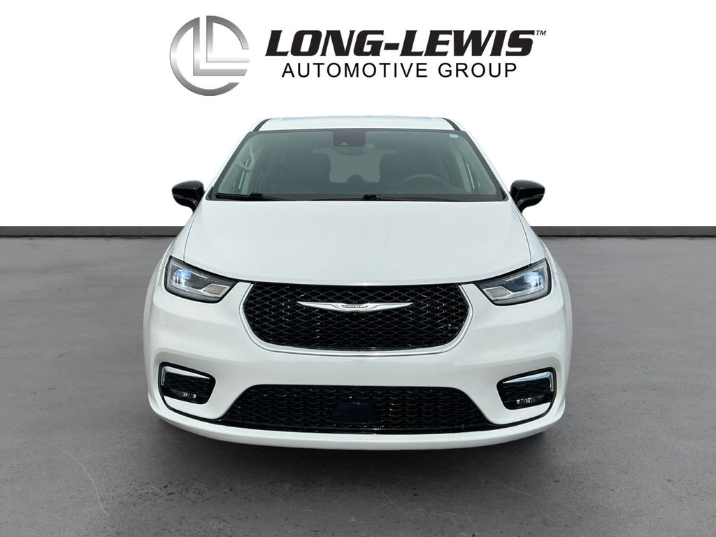 Used 2024 Chrysler Pacifica - photo 9