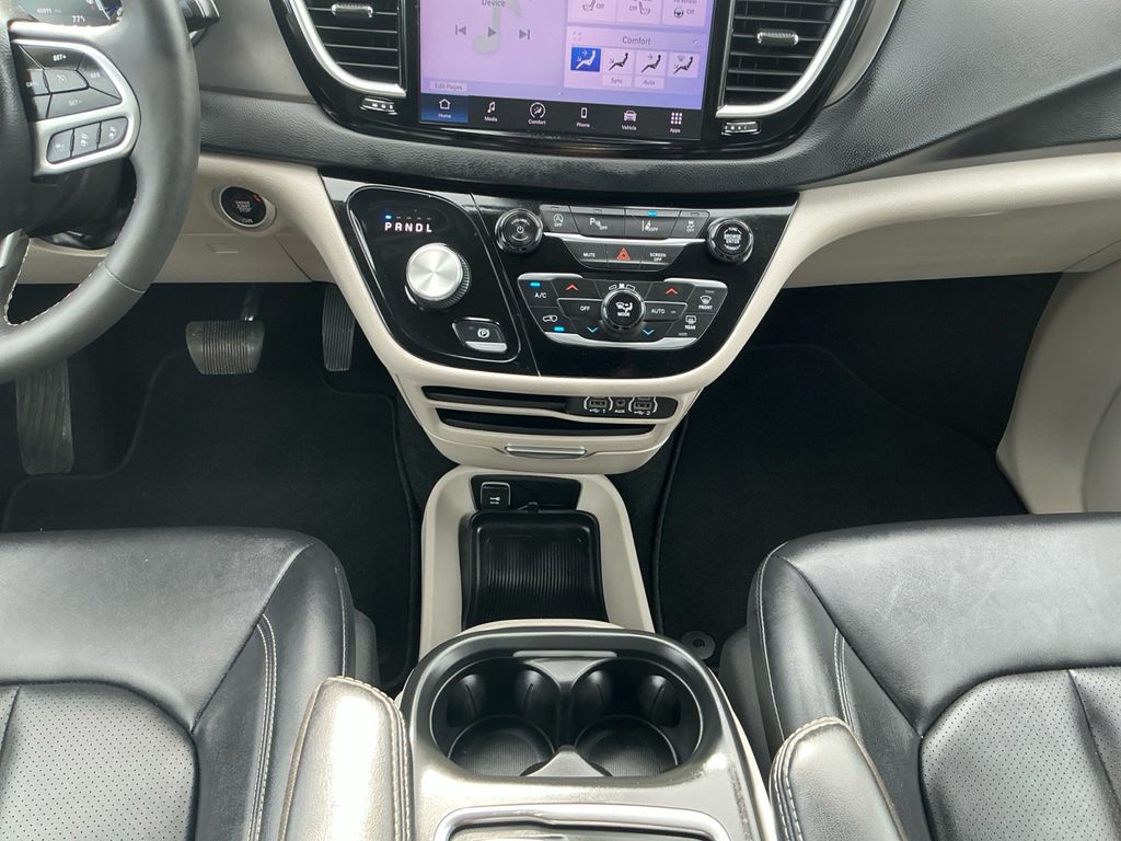 Used 2024 Chrysler Pacifica - photo 16