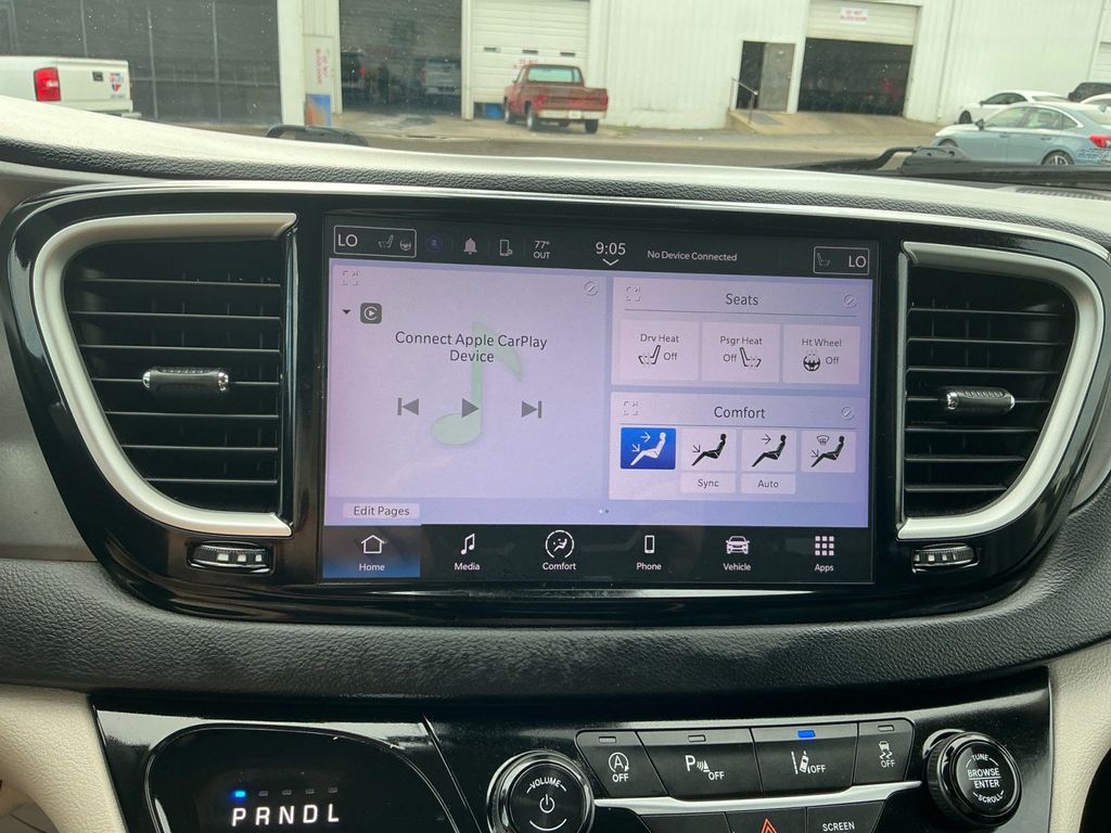 Used 2024 Chrysler Pacifica - photo 22