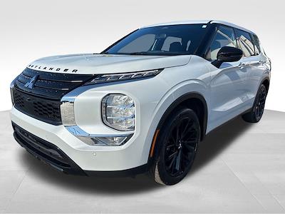 Used 2024 Mitsubishi Outlander SE SUV for sale #F25AT044A - photo 1