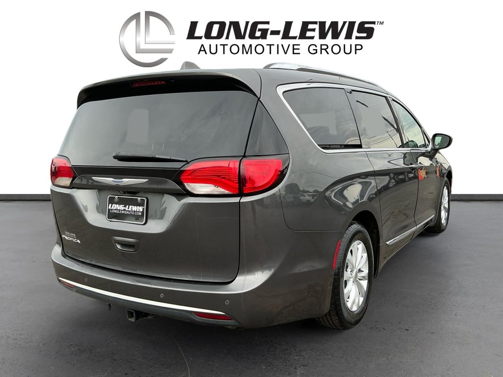 Used 2018 Chrysler Pacifica - photo 6