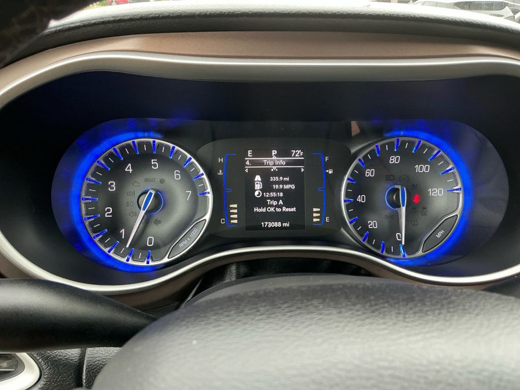 Used 2018 Chrysler Pacifica - photo 15