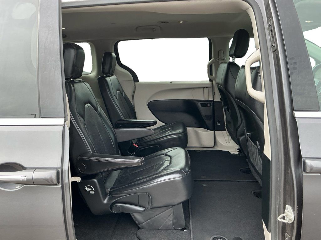 Used 2018 Chrysler Pacifica - photo 19