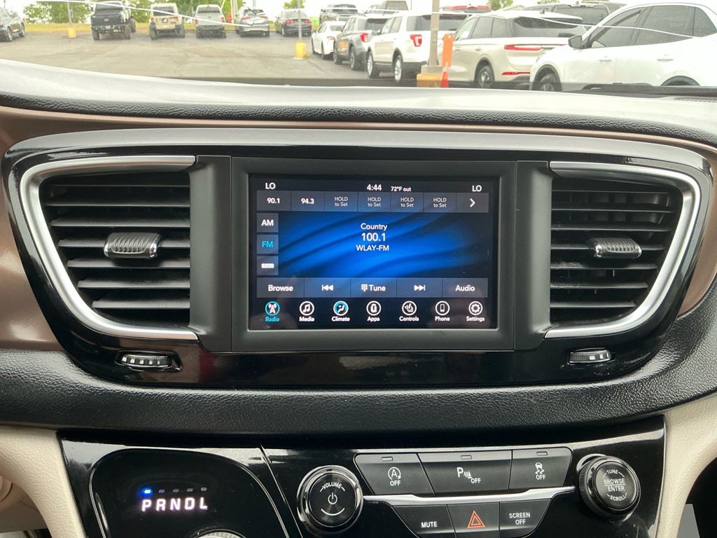 Used 2018 Chrysler Pacifica - photo 22