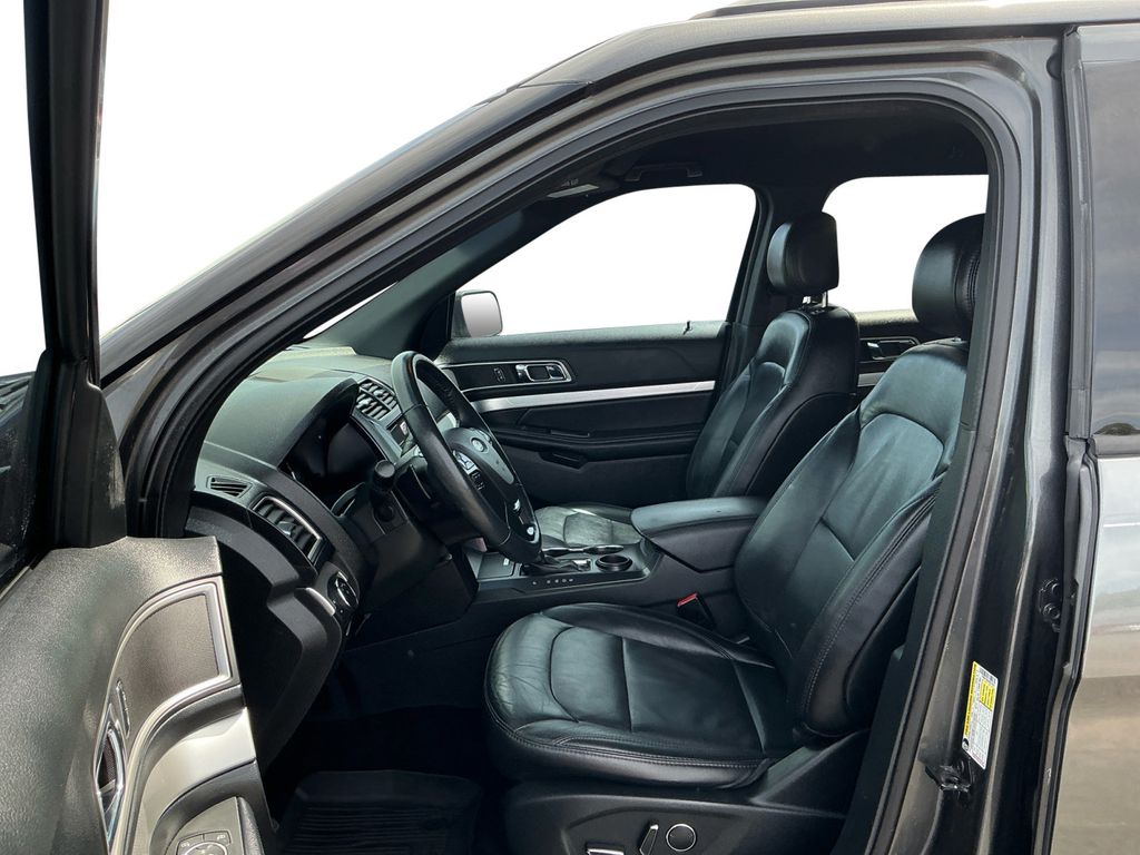 Used 2017 Ford Explorer - photo 16