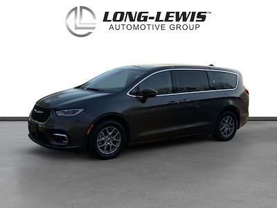 Used 2023 Chrysler Pacifica - photo 1