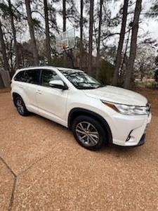 Used 2018 Toyota Highlander - photo 1